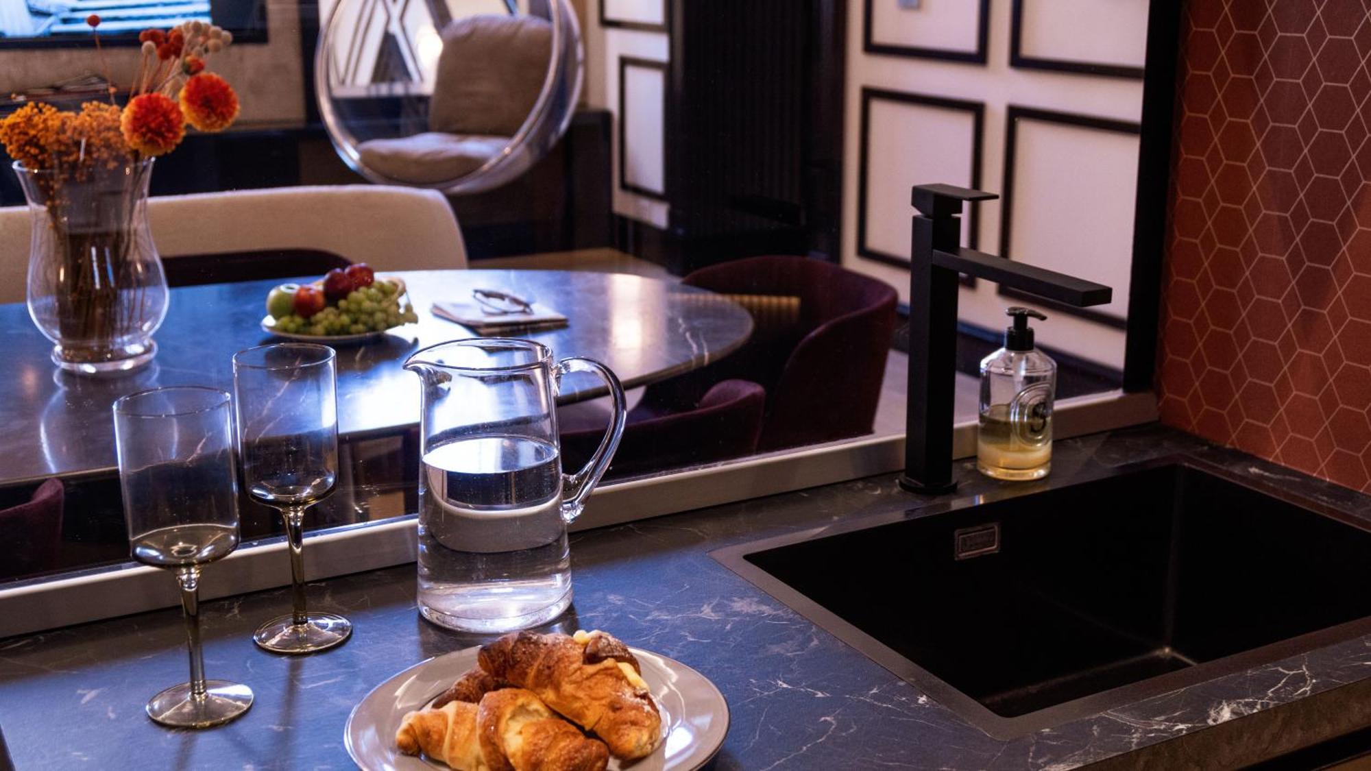 Luxury Borghese Loft Apartment *